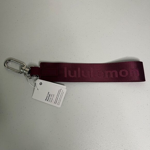 Lululemon Athletic Never Lost Keychain Graphic NWT Wild Berry / Sonic Pink - Picture 2 of 4